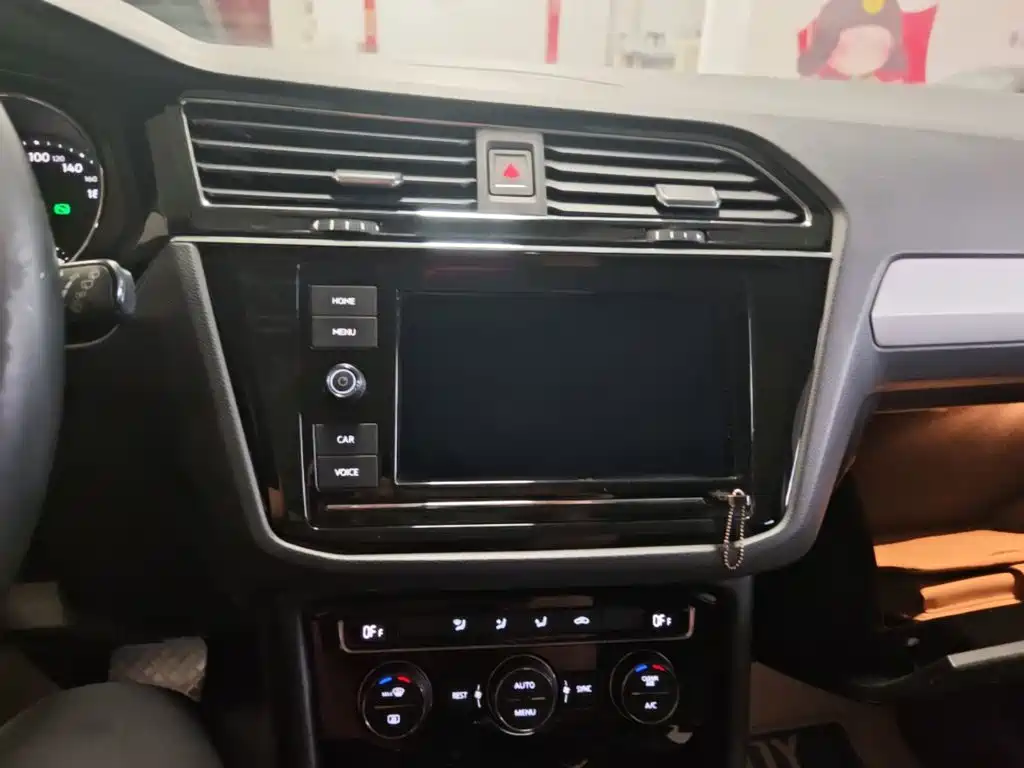 Volkswagen Tiguan L — миниатюра 13