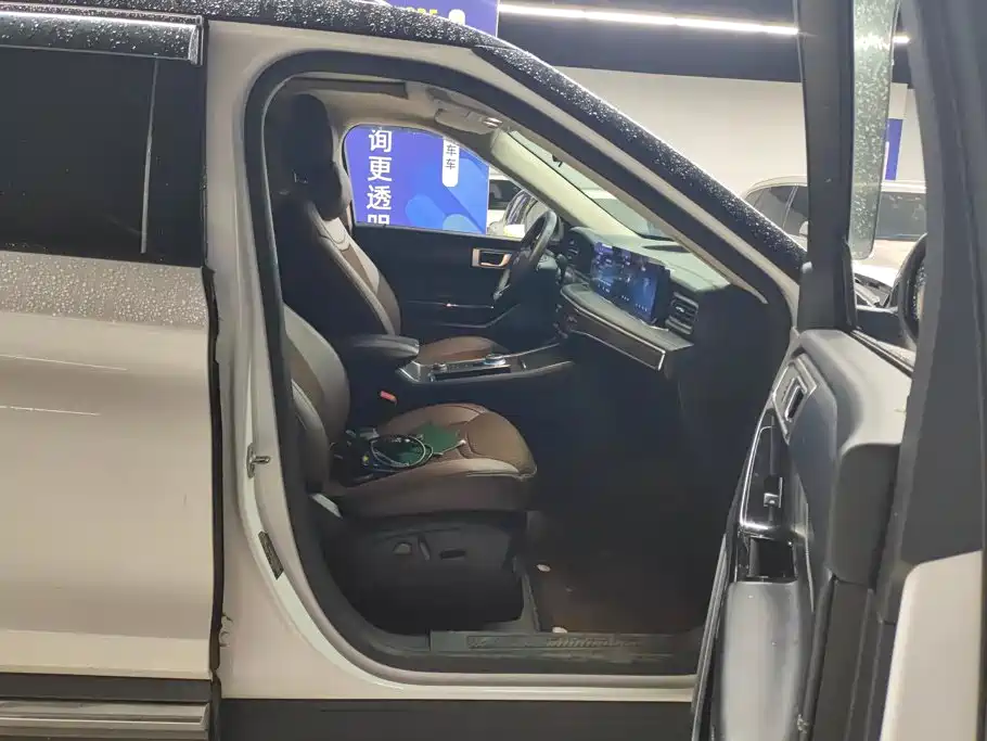 Ford Explorer — миниатюра 8