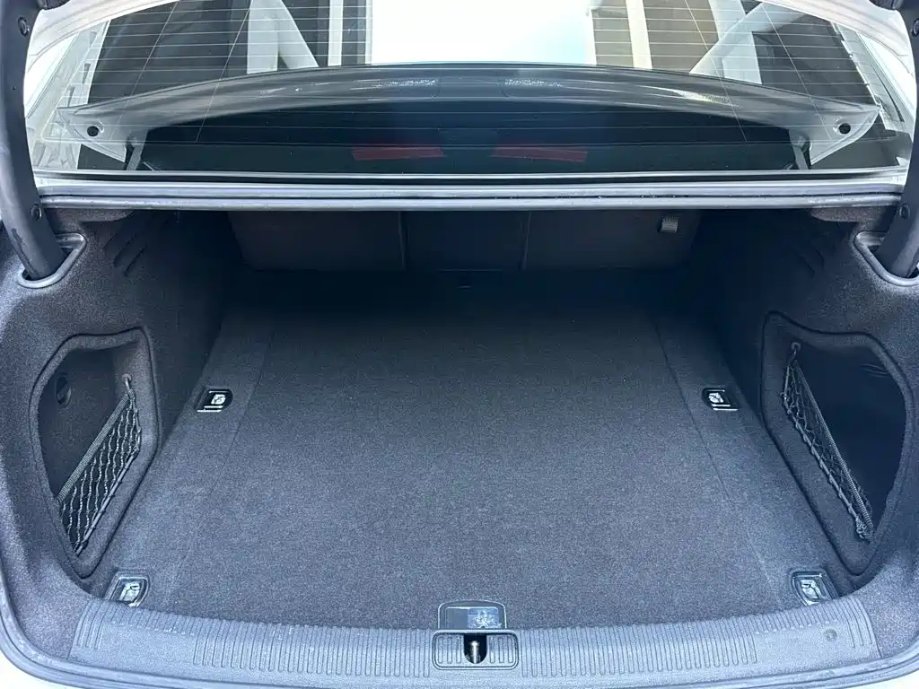 Audi A4L — миниатюра 8