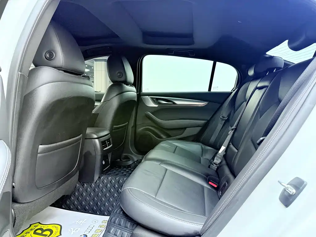 Cadillac CT5 — миниатюра 8