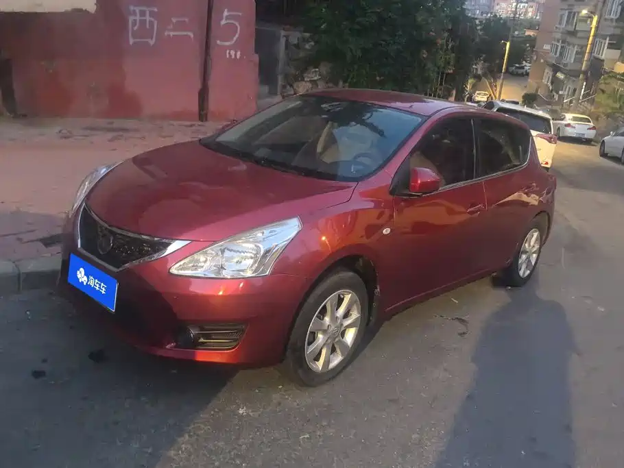 Nissan Tiida