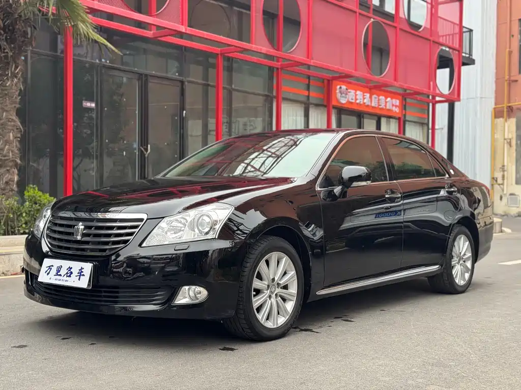 Toyota Crown 2011