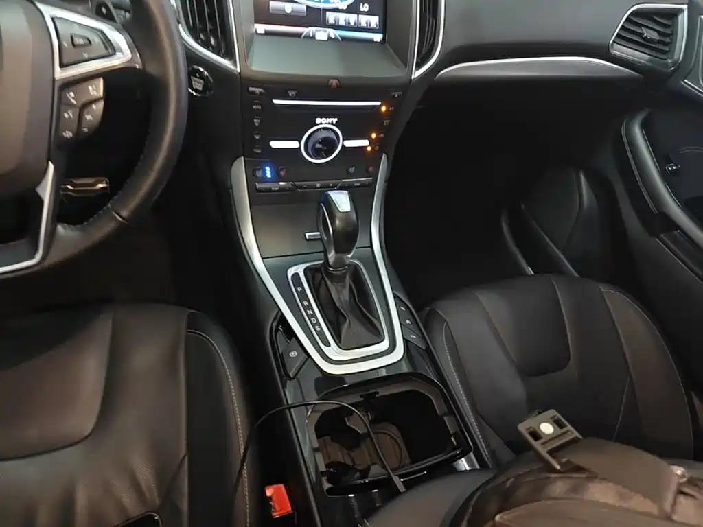 Ford Edge — миниатюра 14