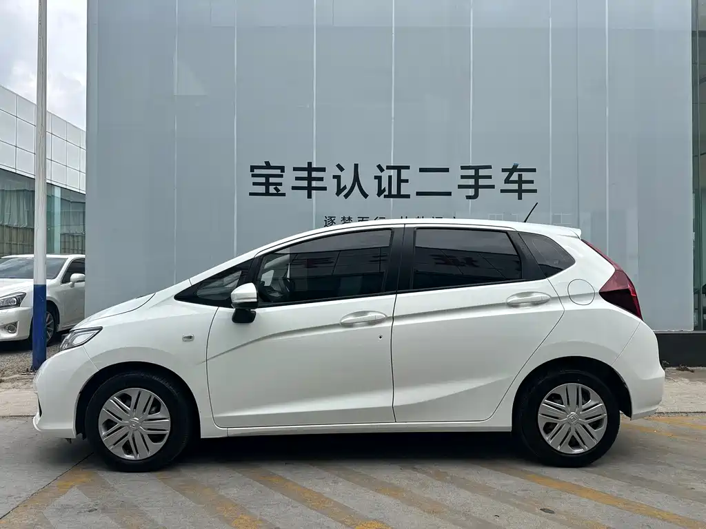 Honda Fit — миниатюра 9