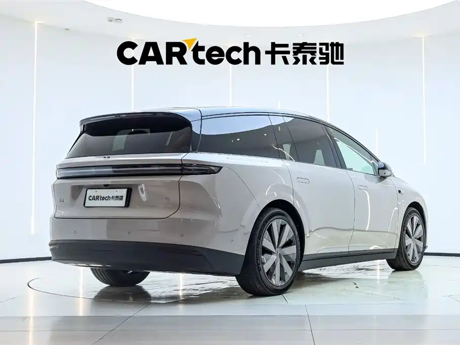 Li Auto i8 2025 Standard