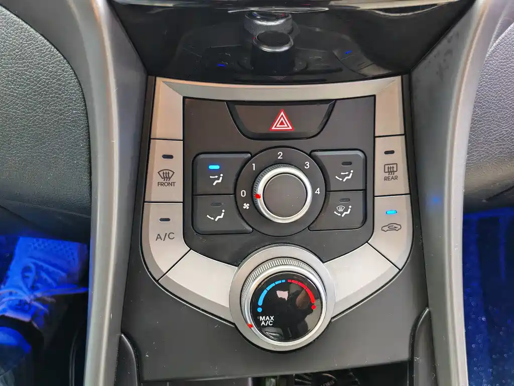 Hyundai Elantra Langdong — миниатюра 20