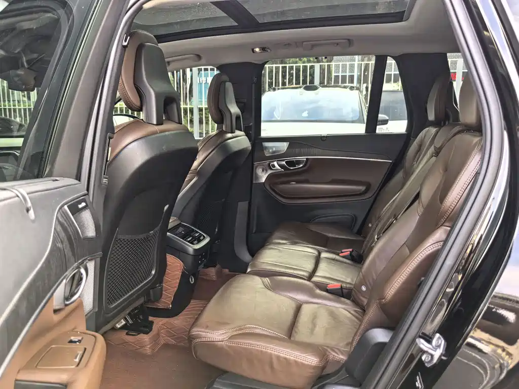 Volvo XC90 — миниатюра 13