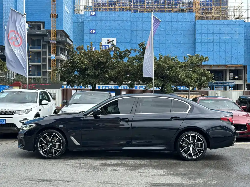 BMW 5 SERIES