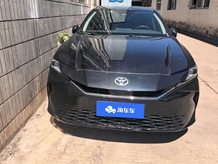 Toyota Camry 2024 2.0HE Elite