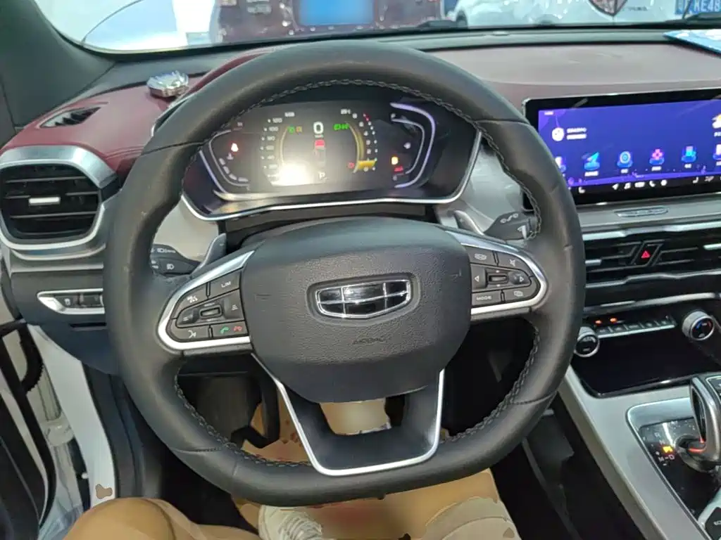 Geely Binyue — миниатюра 11