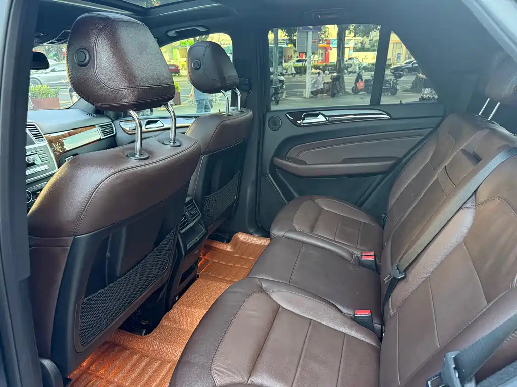Mercedes-Benz M-Class — миниатюра 15