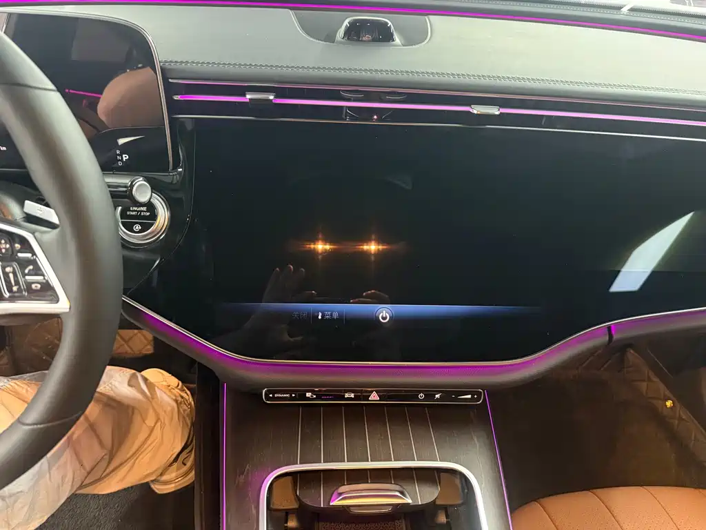 Mercedes-Benz E-Class — миниатюра 8