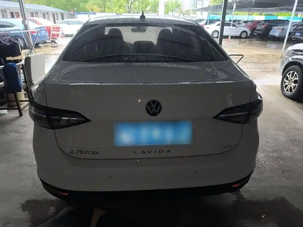 Volkswagen Lavida — миниатюра 6