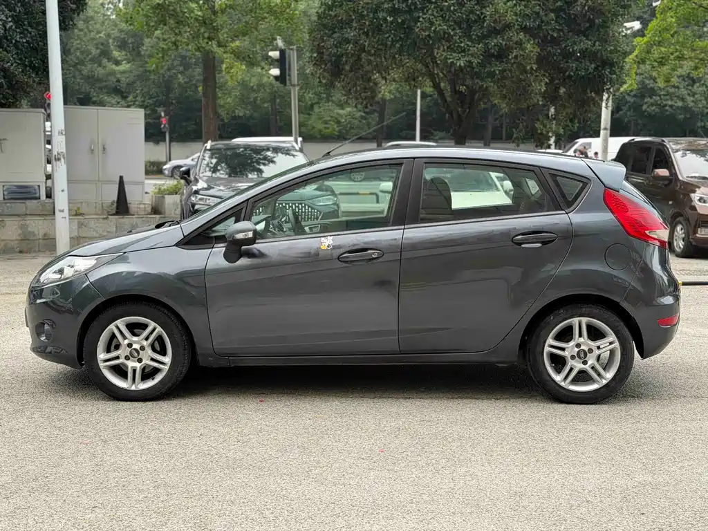 Ford Fiesta — миниатюра 4