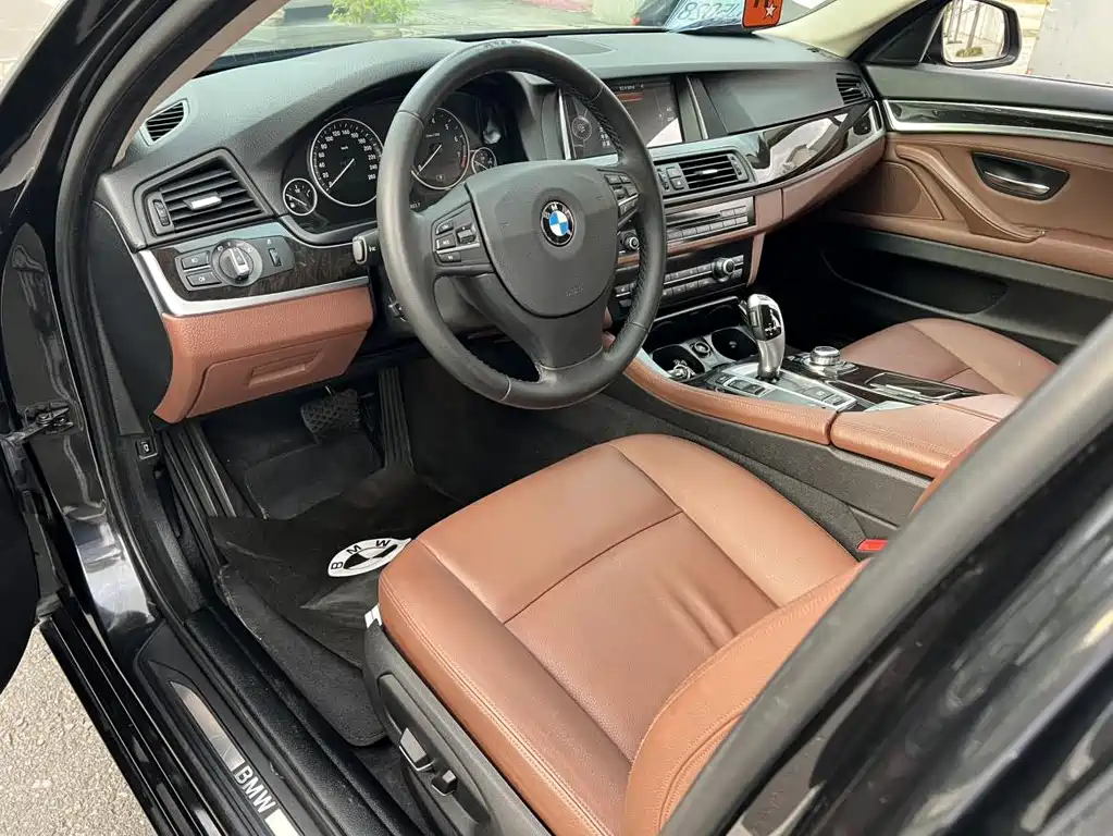 BMW 5 Series — миниатюра 5