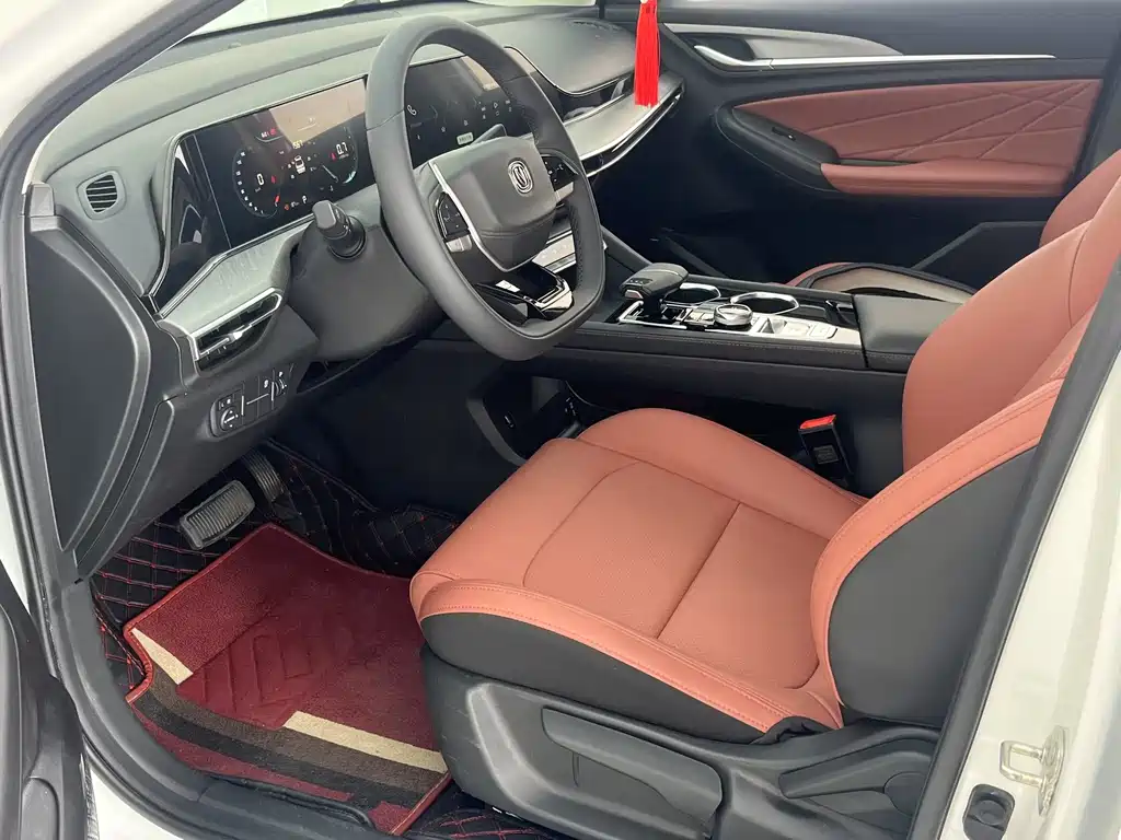 Changan Eado — миниатюра 4