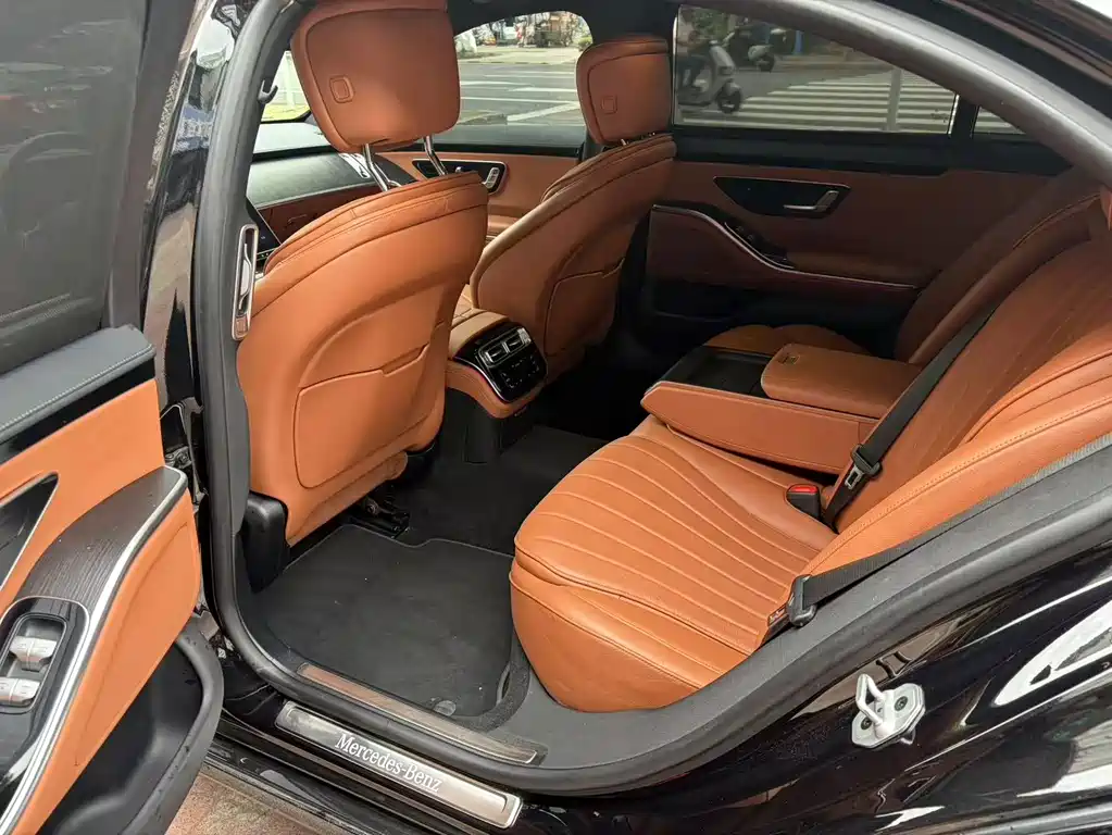 Mercedes-Benz S-Class — миниатюра 6