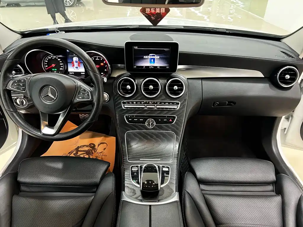 Mercedes-Benz C-Class — миниатюра 7