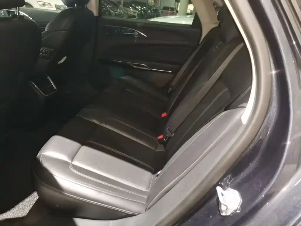 Ford Taurus — миниатюра 17