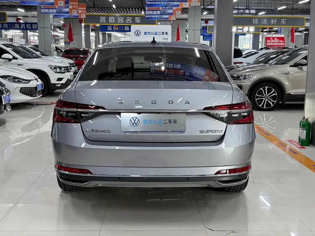Skoda Superb — миниатюра 8