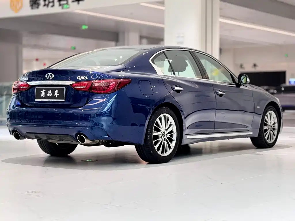 INFINITI Q50L