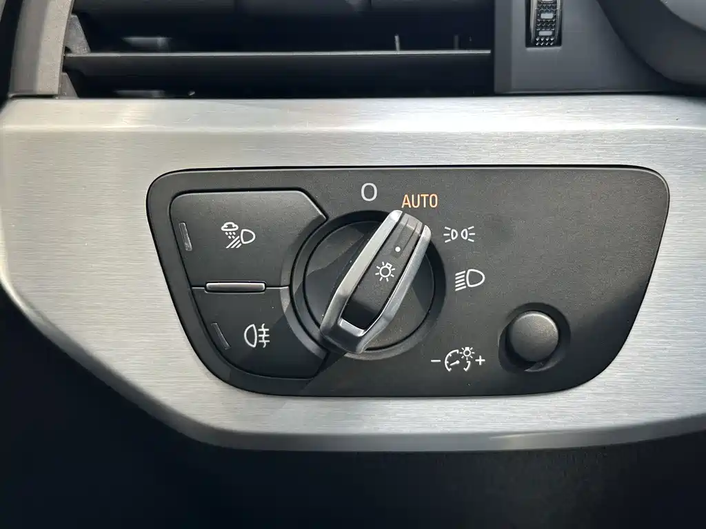 Audi A4L — миниатюра 10