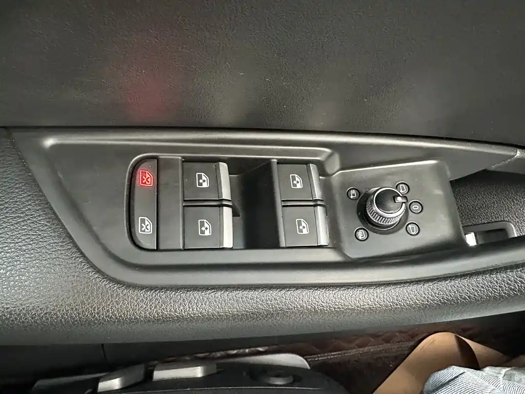Audi A4L — миниатюра 12