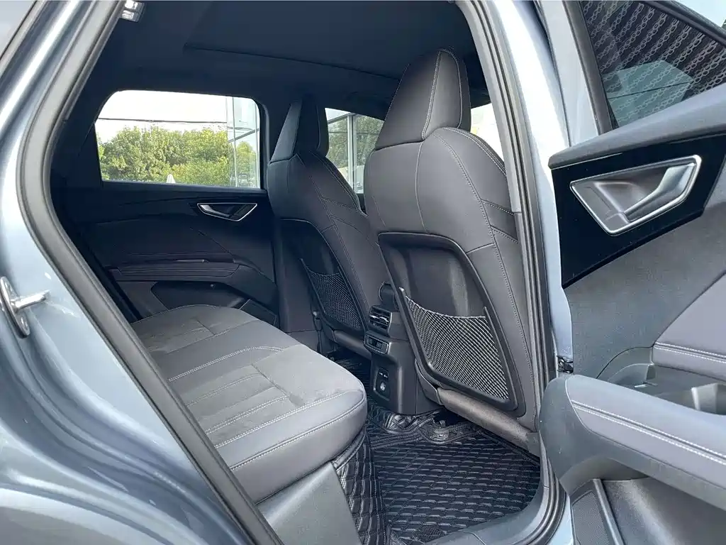Audi Q4 e-tron — миниатюра 10