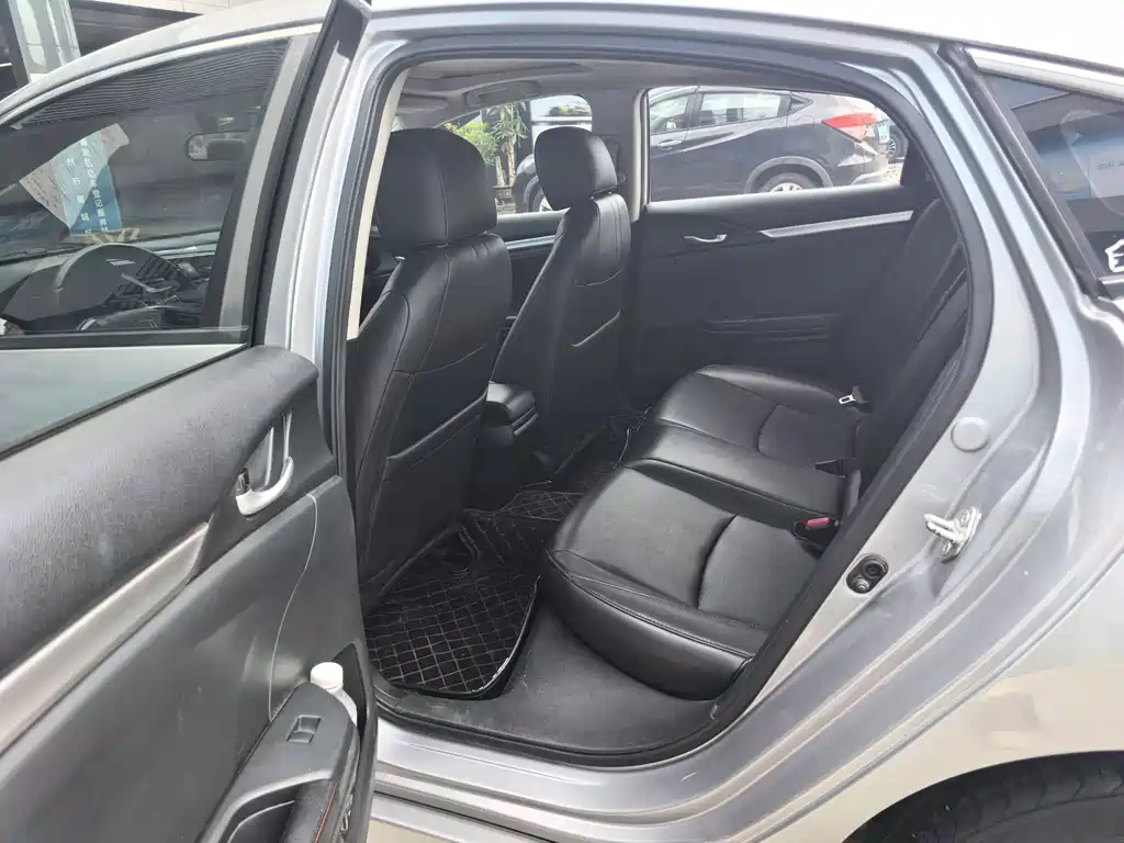 Honda Civic — миниатюра 8