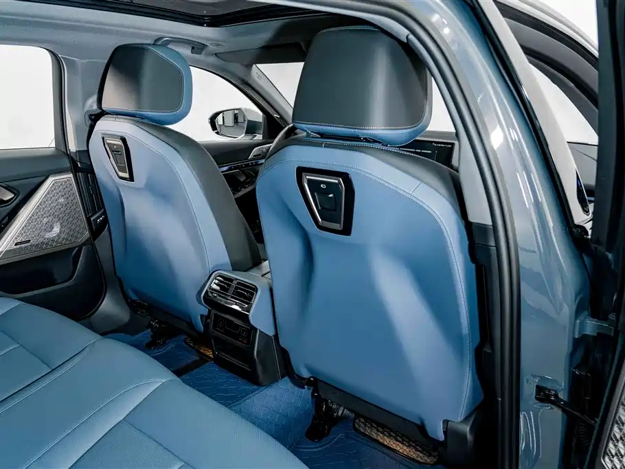 BMW 5 Series — миниатюра 22