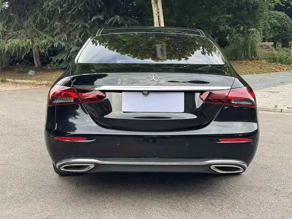 Mercedes-Benz E-Class — миниатюра 23