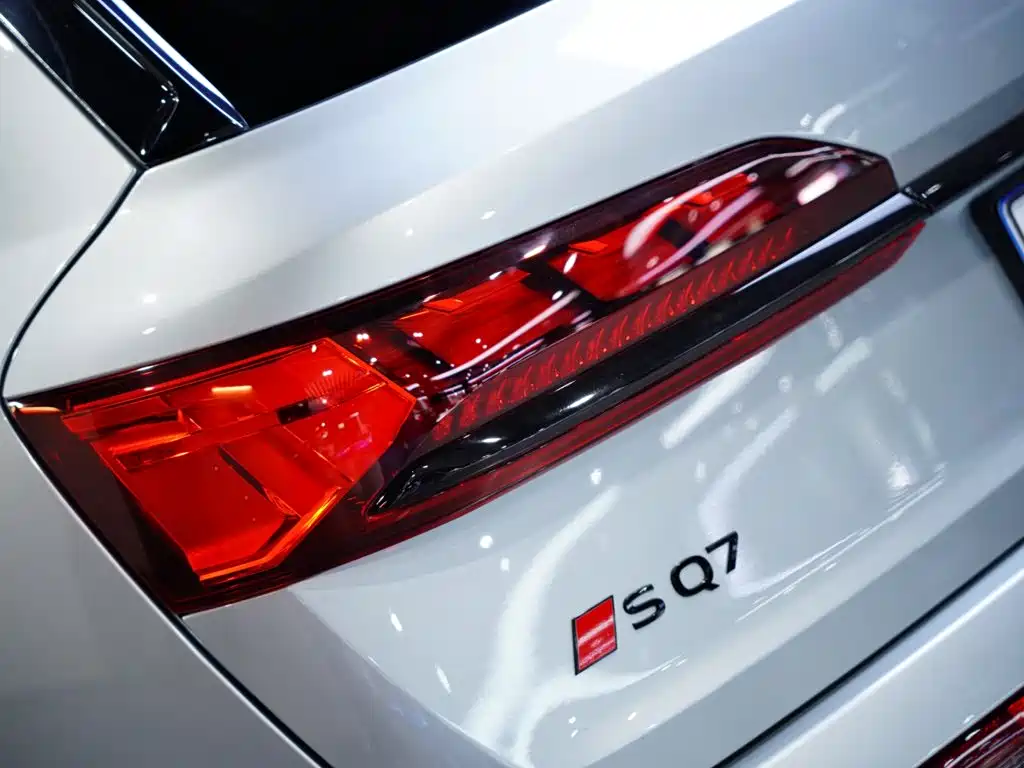 Audi SQ7 — миниатюра 5