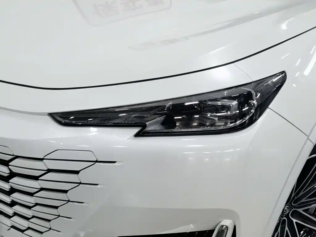 Changan UNI-K iDD — миниатюра 7