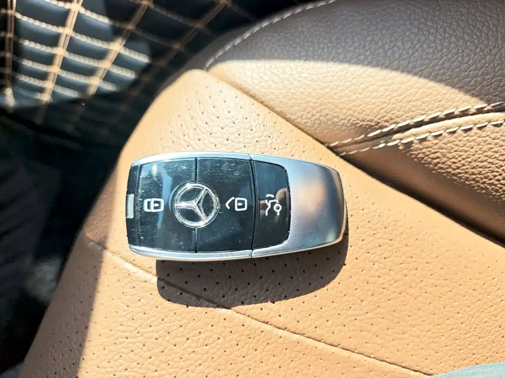 Mercedes-Benz E-Class 2023 — фото 8