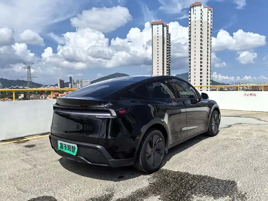 Tesla Model Y — фотографии объявления, Фото 17