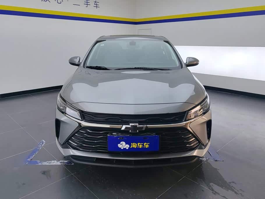 Chevrolet Monza 1.5 л 2023 г. Серебристо-серый, пробег 34700 км