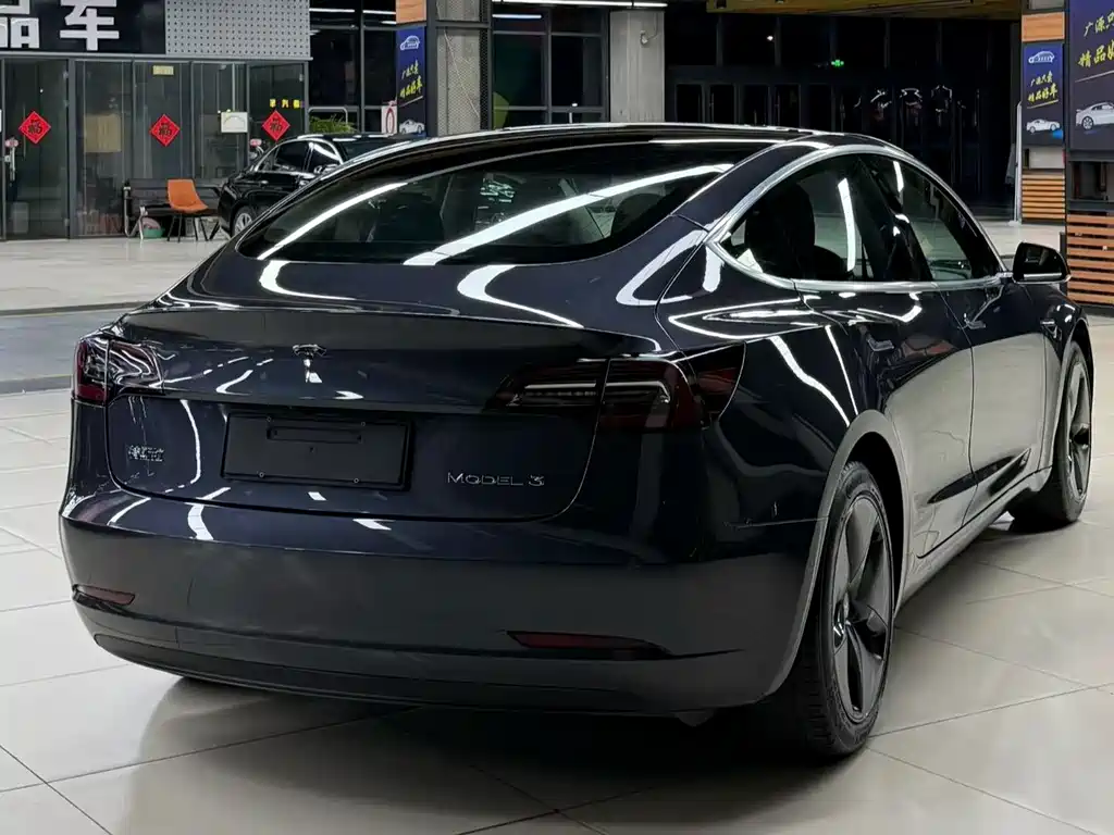 Tesla Model 3 — миниатюра 5
