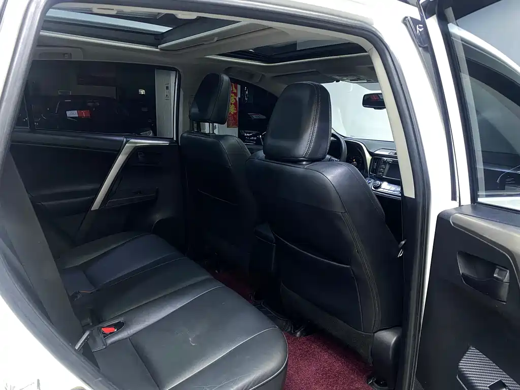 Toyota RAV4 — миниатюра 19