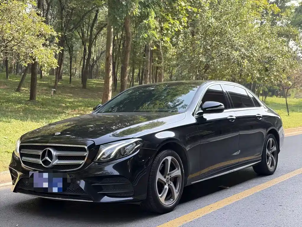 Mercedes-Benz E-Class — миниатюра 2