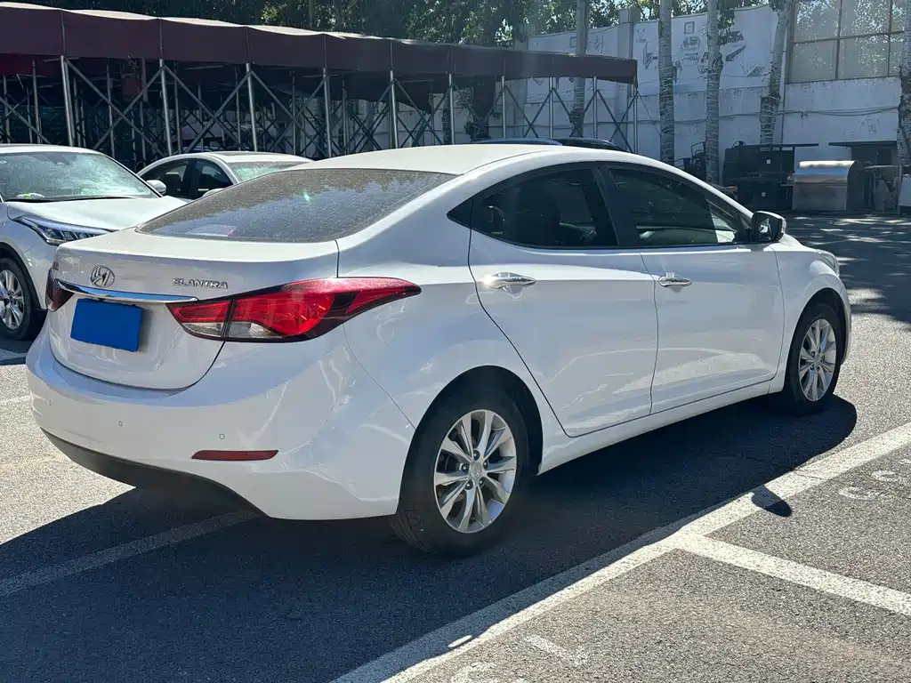 Hyundai Elantra Langdong — миниатюра 7