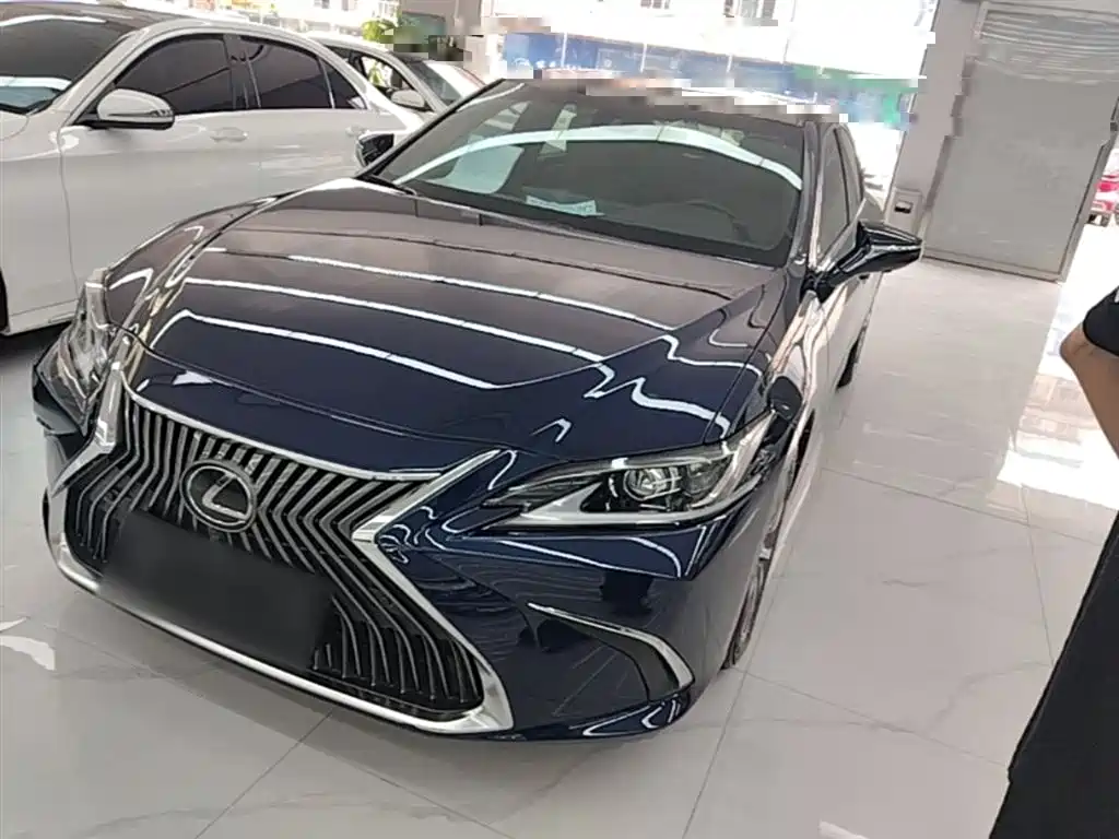 Lexus ES 2018