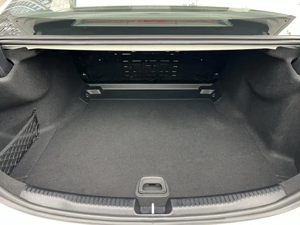 Mercedes-Benz C-Class — миниатюра 13