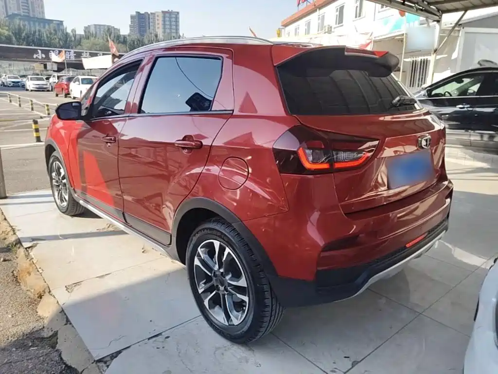 Geely Vision X3 — миниатюра 5