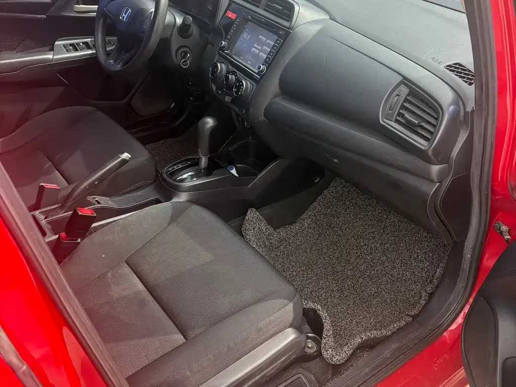 Honda Fit — миниатюра 6