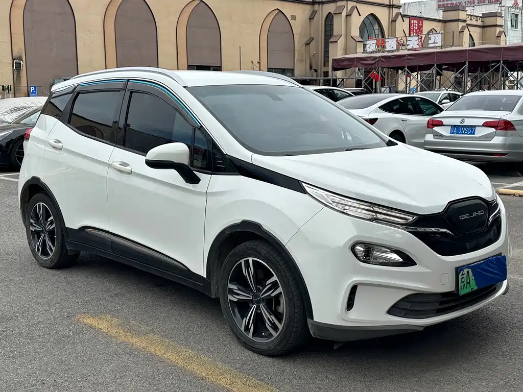 BAIC EX3 — миниатюра 2
