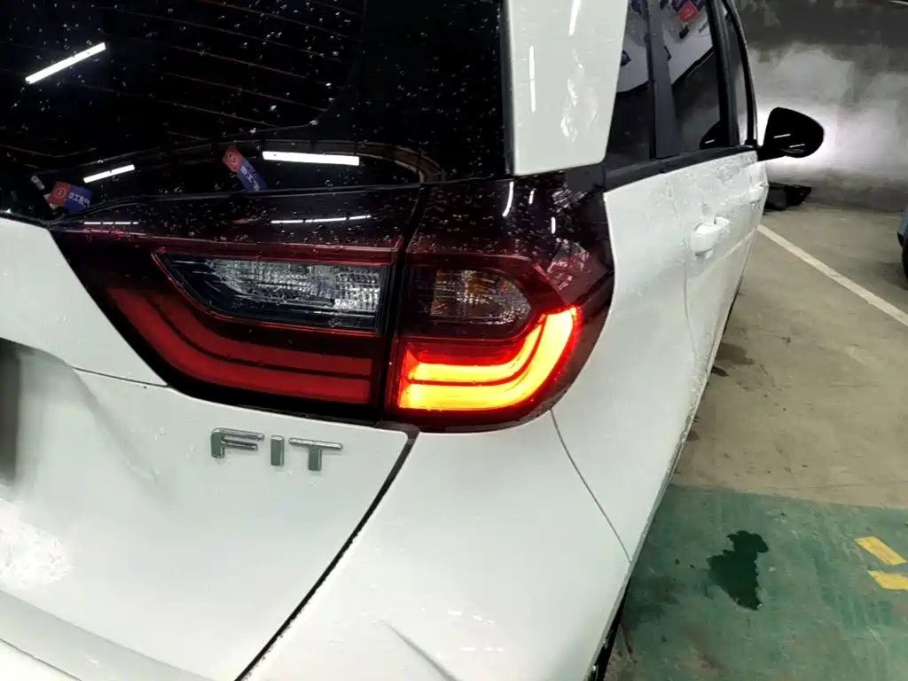 Honda Fit — миниатюра 8