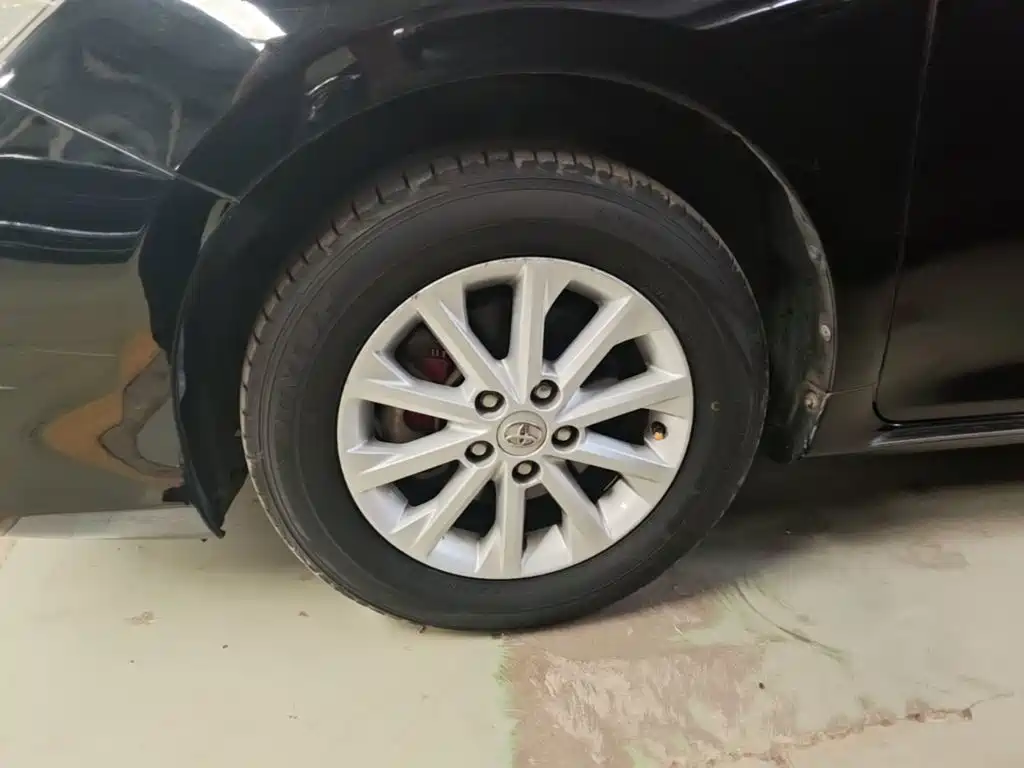 Toyota Camry — миниатюра 23