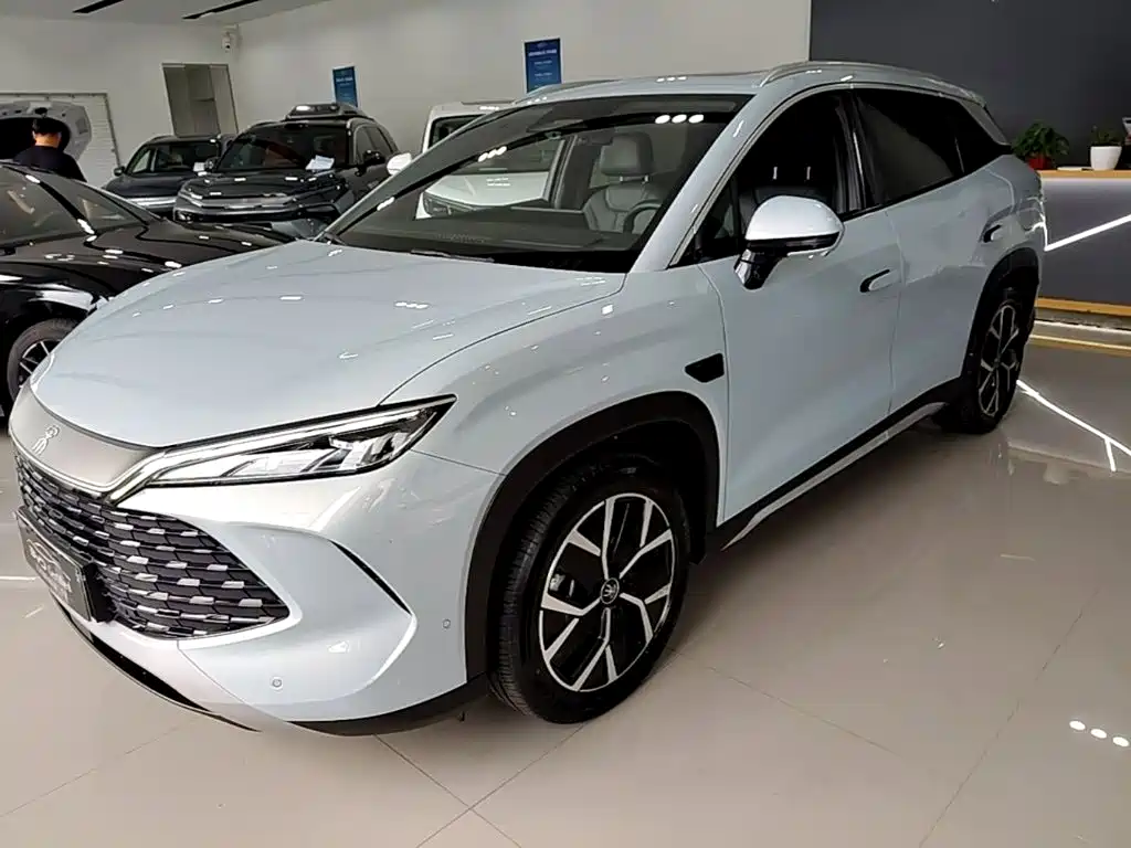 BYD L DM-i — миниатюра 2