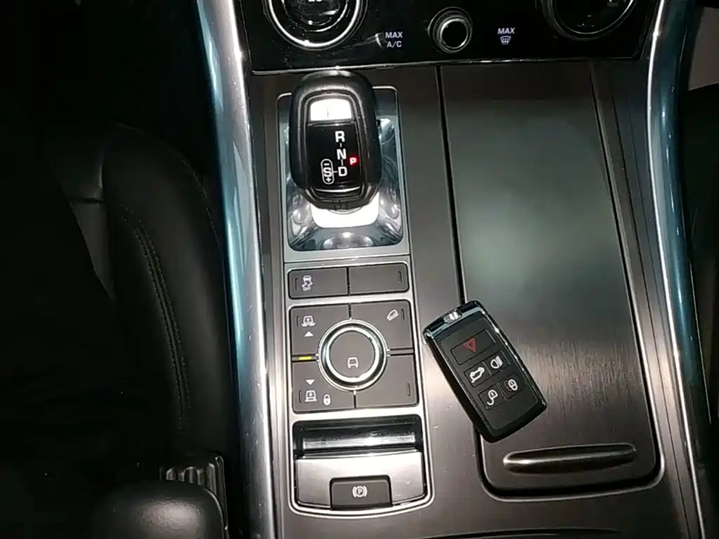 Land Rover Sport — миниатюра 14