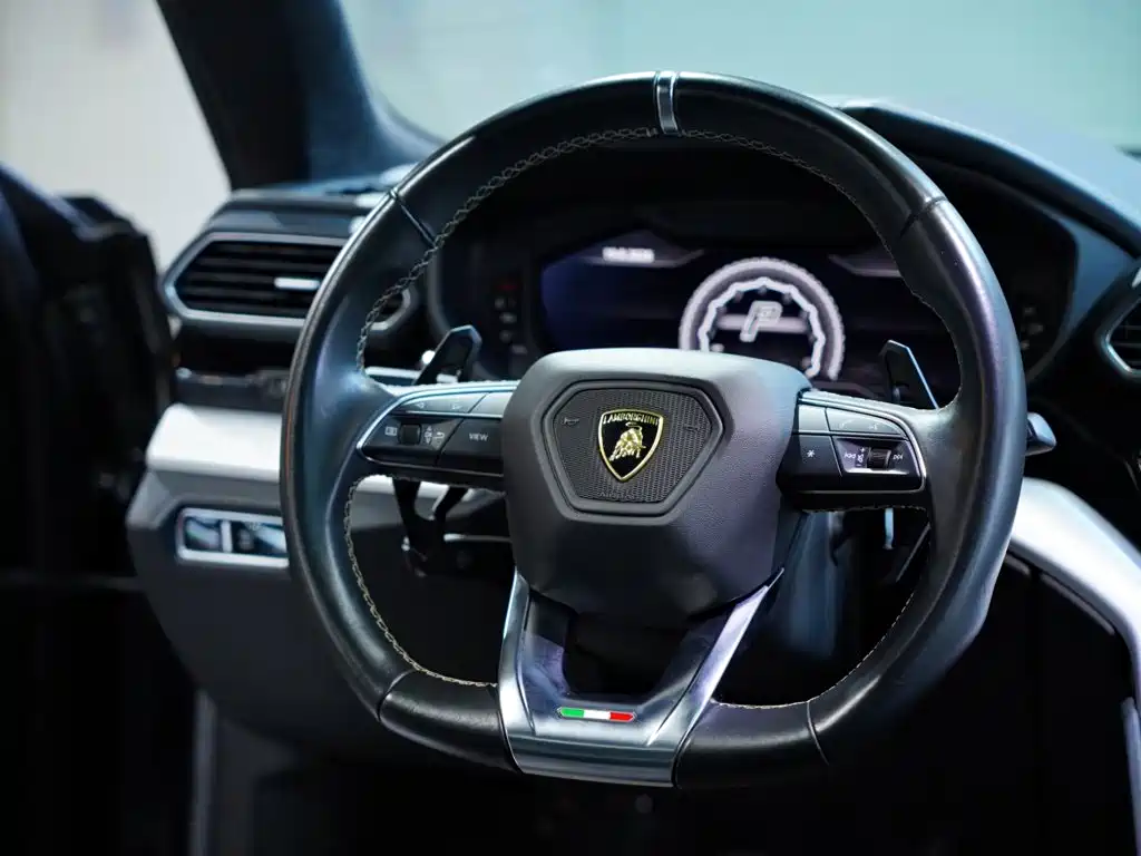 Lamborghini Urus — миниатюра 42